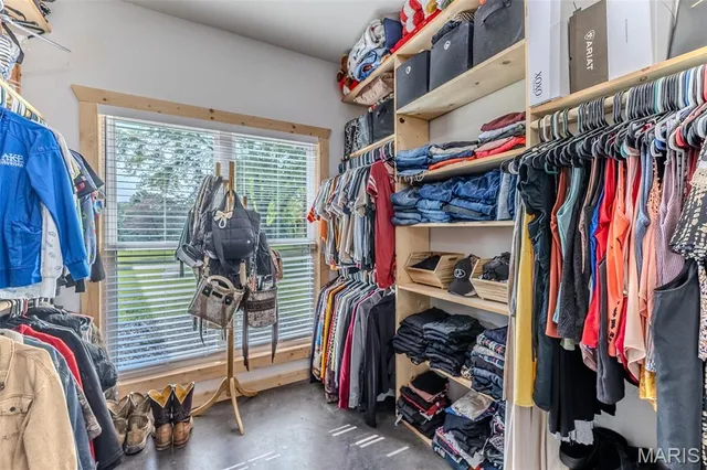 $600,000 | 15191 Pecan Drive, Lebanon, MO 65536