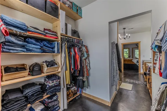 $600,000 | 15191 Pecan Drive, Lebanon, MO 65536