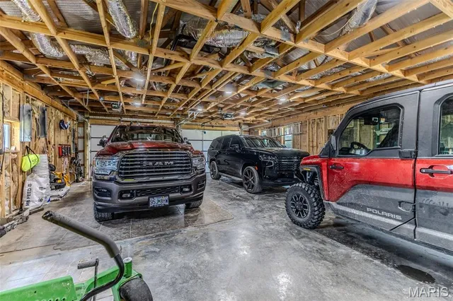 $600,000 | 15191 Pecan Drive, Lebanon, MO 65536