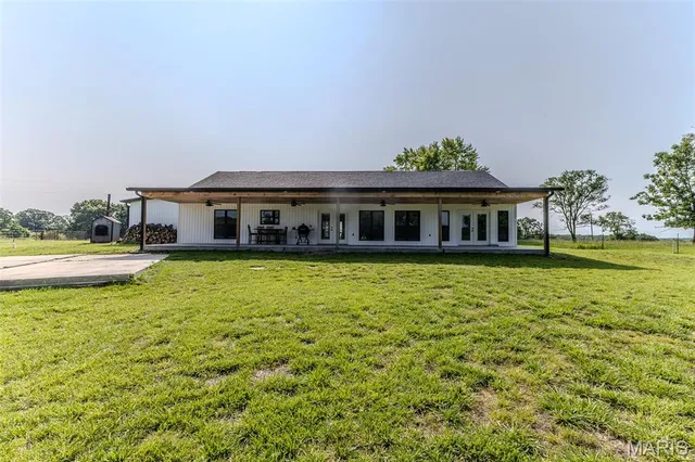 $600,000 | 15191 Pecan Drive, Lebanon, MO 65536