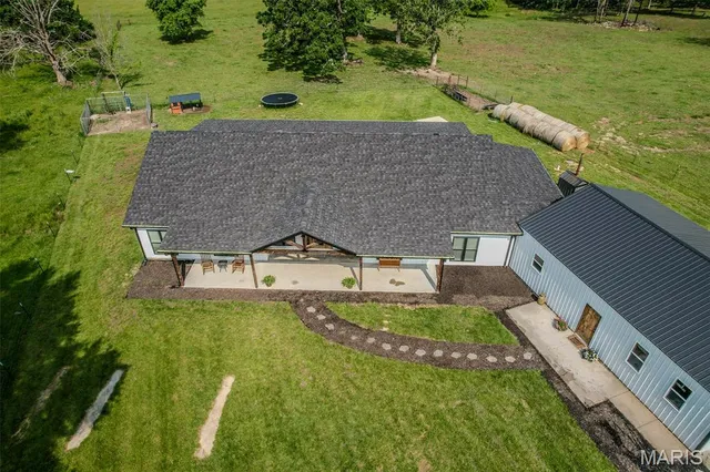 $600,000 | 15191 Pecan Drive, Lebanon, MO 65536