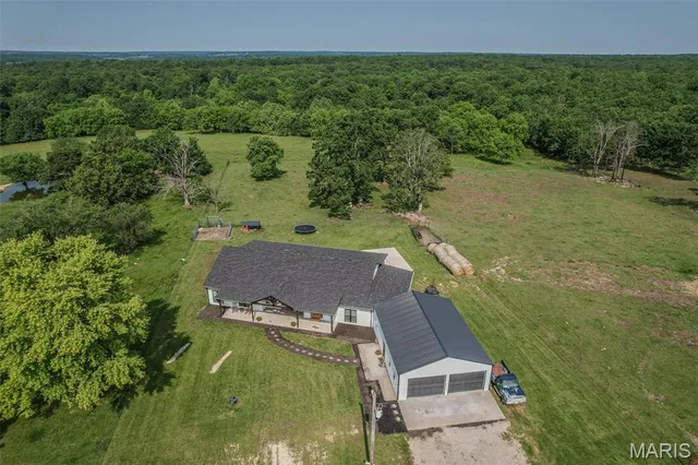 $600,000 | 15191 Pecan Drive, Lebanon, MO 65536