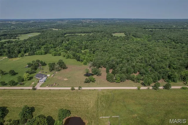 $600,000 | 15191 Pecan Drive, Lebanon, MO 65536