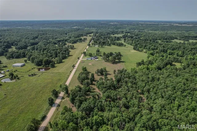 $600,000 | 15191 Pecan Drive, Lebanon, MO 65536