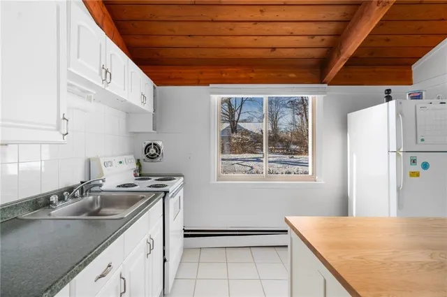 $2,200 | 84 Oak Street, South Kingstown, RI 02879