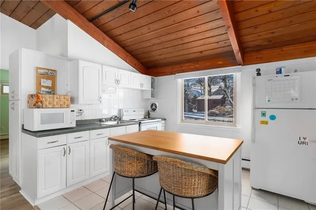 $2,200 | 84 Oak Street, South Kingstown, RI 02879