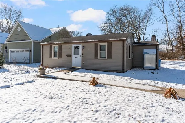 $2,200 | 84 Oak Street, South Kingstown, RI 02879