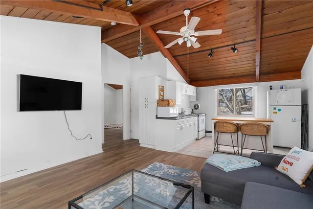 $2,200 | 84 Oak Street, South Kingstown, RI 02879