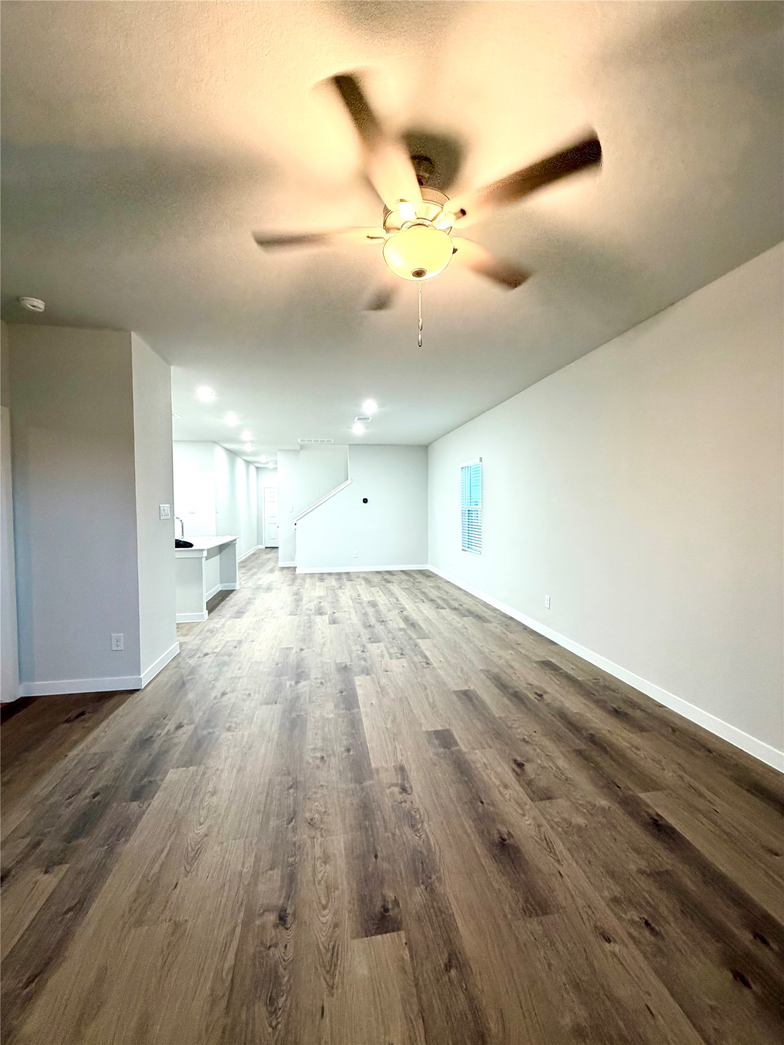 533 Shoreview Drive Conroe, TX 77303 - Photo 6 of 23