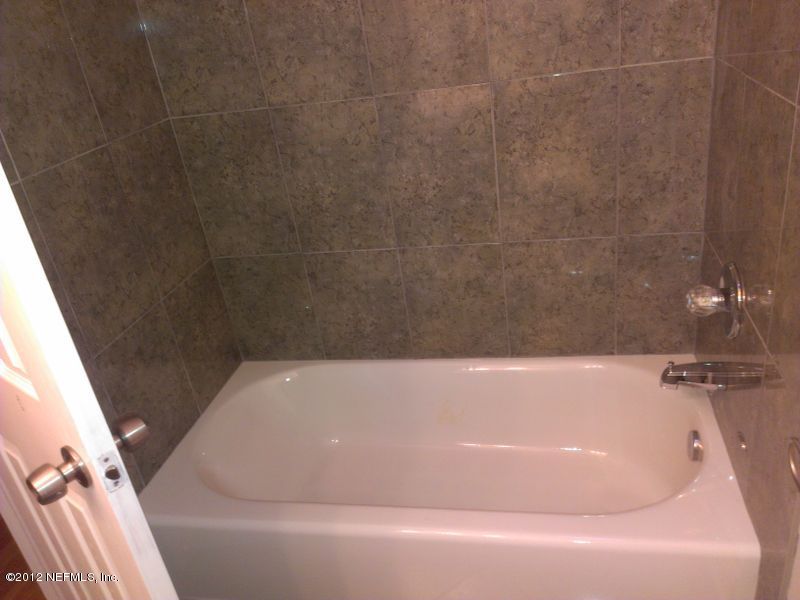 1715 Samontee Road Jacksonville, FL 32211 - Photo 14 of 18 Hall Bathroom
