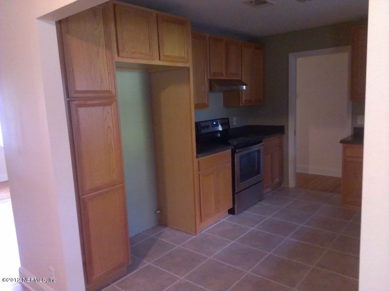 1715 Samontee Road Jacksonville, FL 32211 - Photo 5 of 18 Kitchen