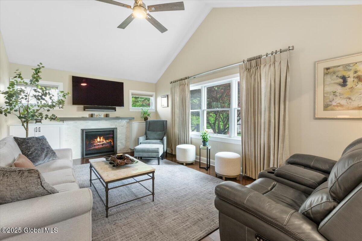 14 Wyngate Road Bethlehem, NY 12077 - Photo 17 of 57 49-MW2_5933