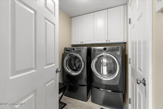 $635,000 | 14 Wyngate Road, Bethlehem, NY 12077