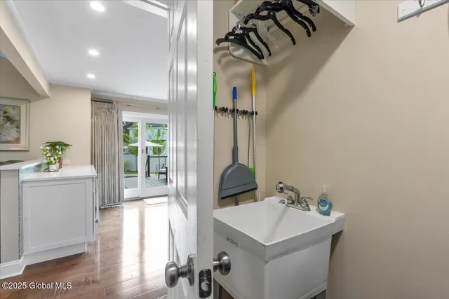 $635,000 | 14 Wyngate Road, Bethlehem, NY 12077