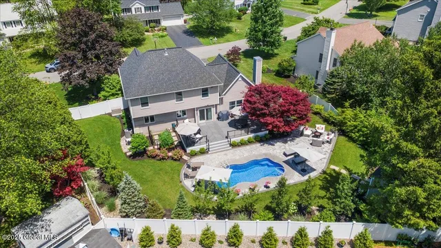 $635,000 | 14 Wyngate Road, Bethlehem, NY 12077