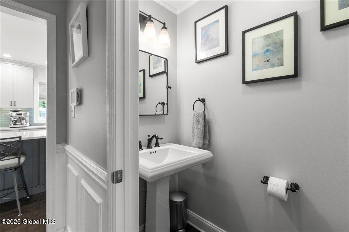 14 Wyngate Road Bethlehem, NY 12077 - Photo 21 of 57 42-MW2_5893