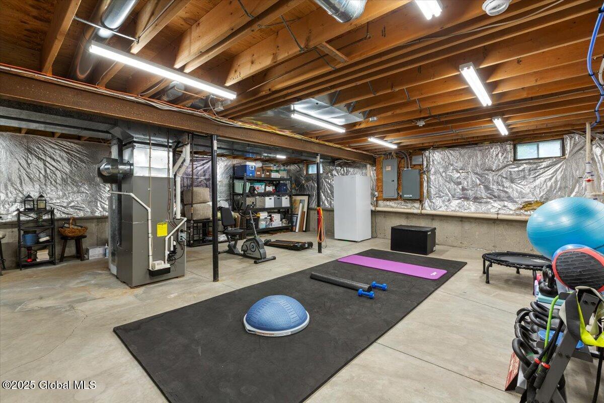 14 Wyngate Road Bethlehem, NY 12077 - Photo 34 of 57 51-MW2_5953