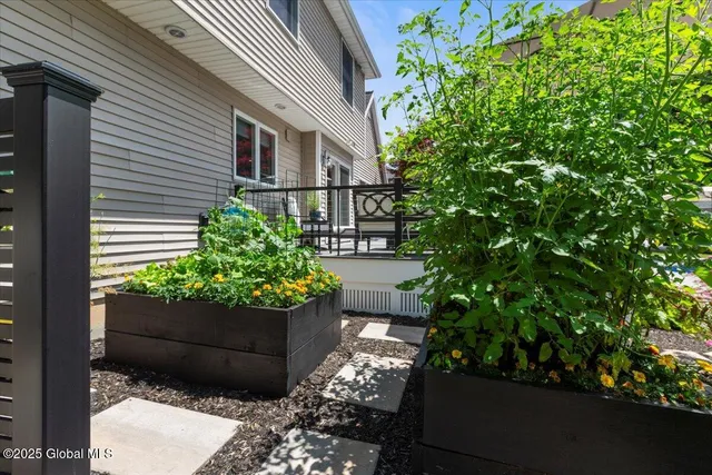 $635,000 | 14 Wyngate Road, Bethlehem, NY 12077