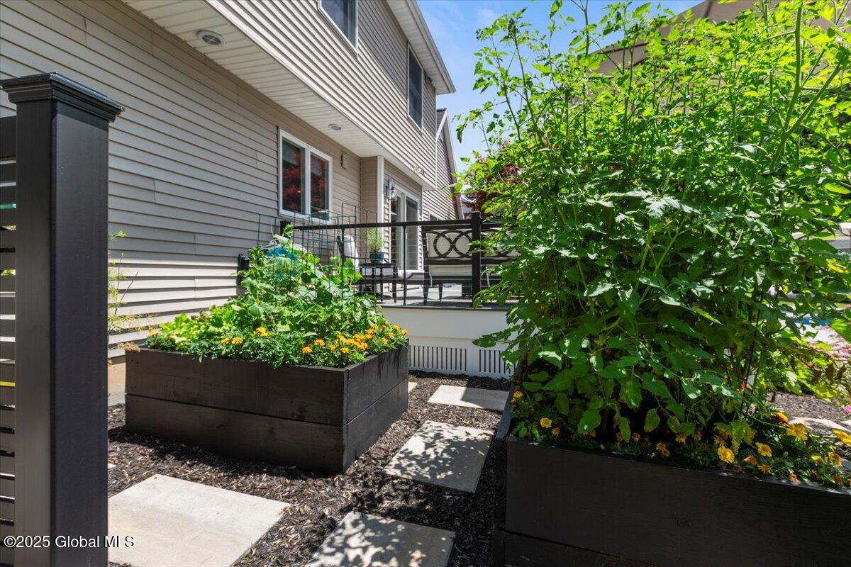 14 Wyngate Road Bethlehem, NY 12077 - Photo 42 of 57 20-MW2_5571