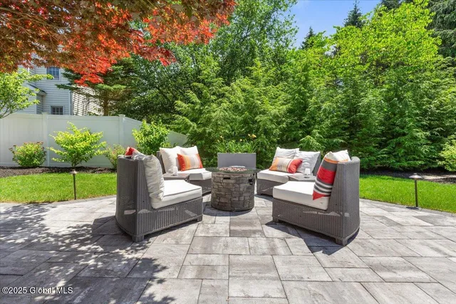 $635,000 | 14 Wyngate Road, Bethlehem, NY 12077