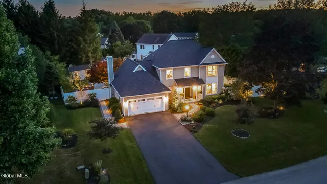 $635,000 | 14 Wyngate Road, Bethlehem, NY 12077