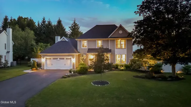 $635,000 | 14 Wyngate Road, Bethlehem, NY 12077