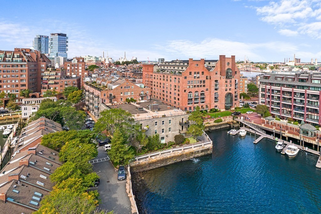 357 Commercial Street, Unit 17 Boston, MA 02109 - Photo 18 of 20