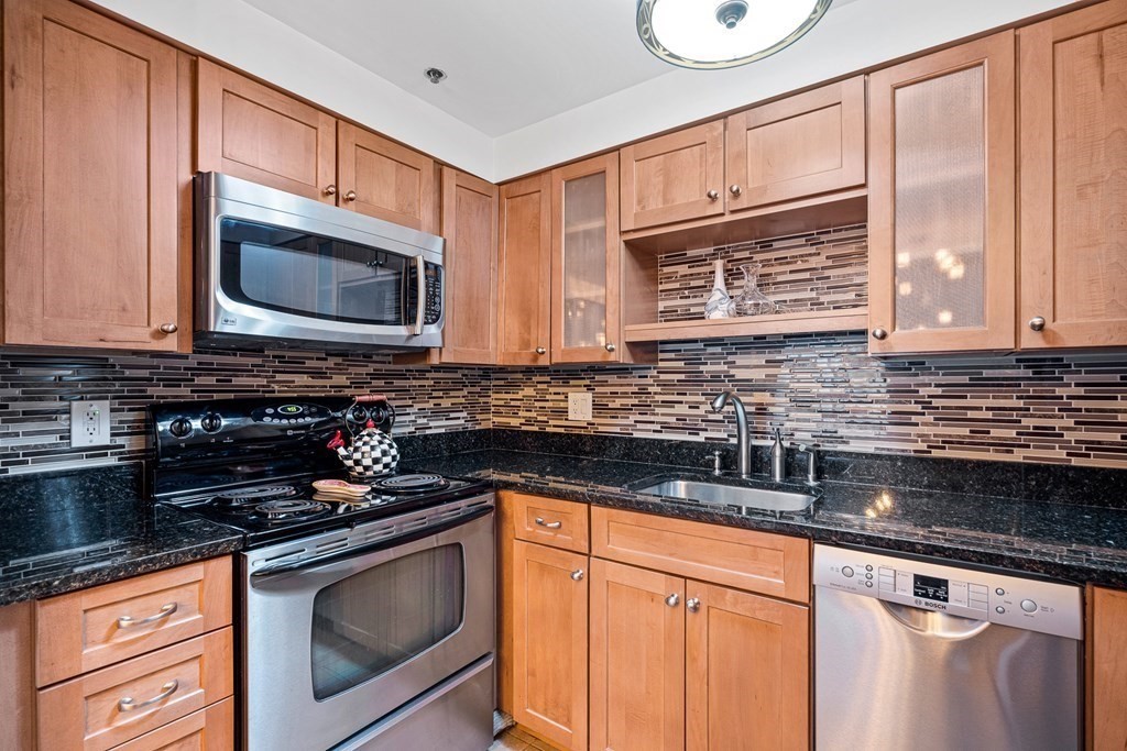 357 Commercial Street, Unit 17 Boston, MA 02109 - Photo 8 of 20