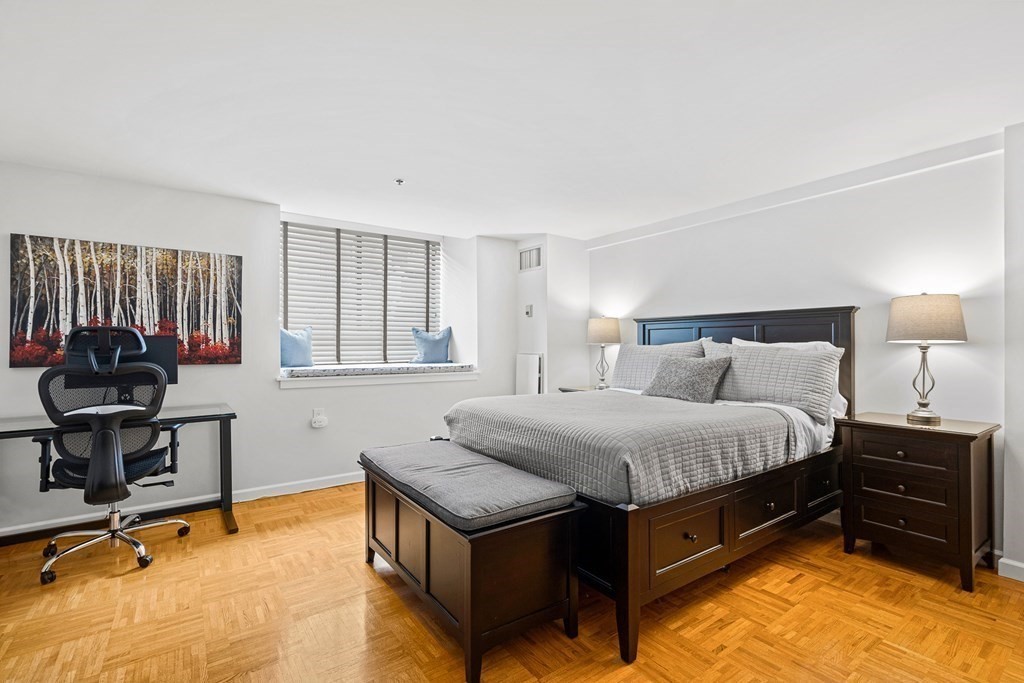 357 Commercial Street, Unit 17 Boston, MA 02109 - Photo 9 of 20