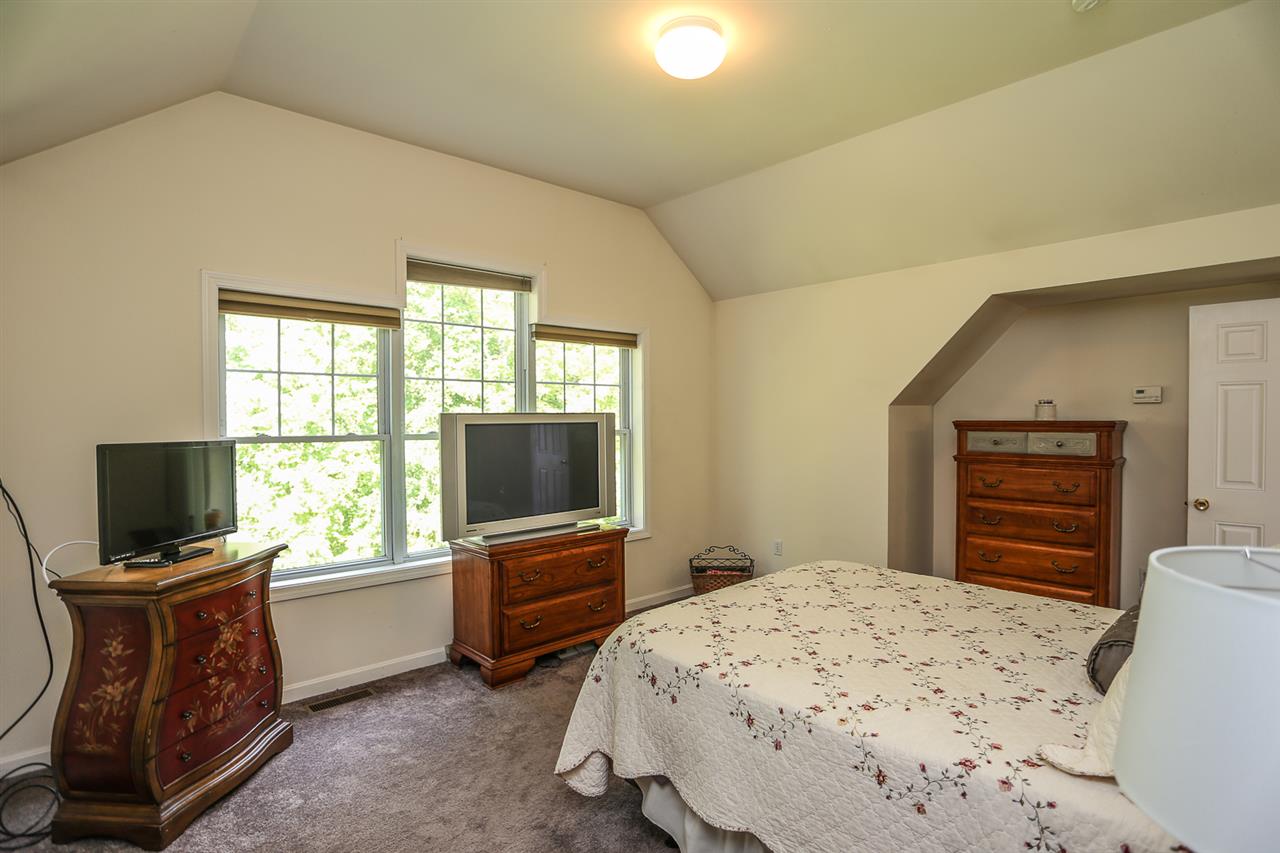 95 Hackett Hill Road, Unit 95 Manchester, NH 03102 - Photo 14 of 31