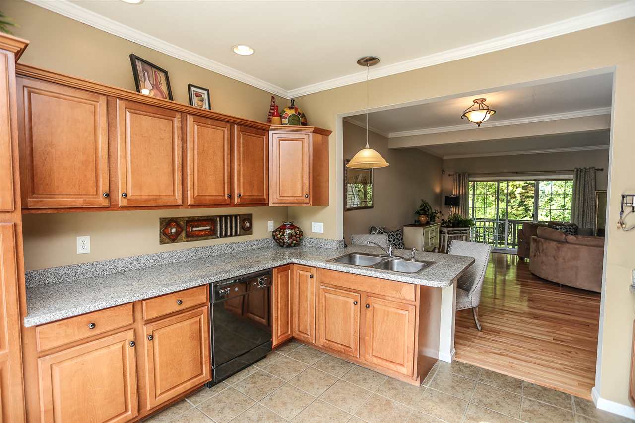 95 Hackett Hill Road, Unit 95 Manchester, NH 03102 - Photo 3 of 31