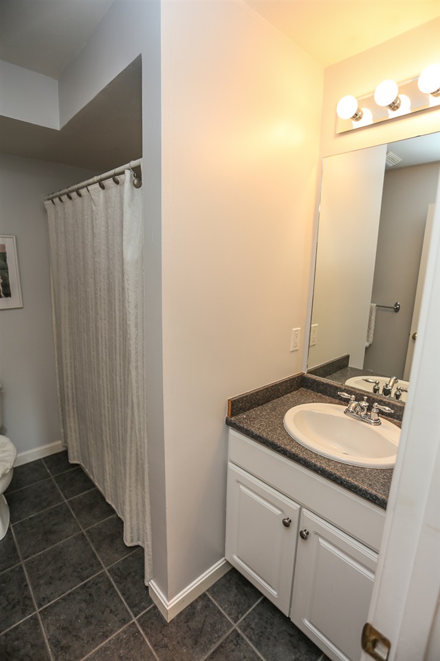 95 Hackett Hill Road, Unit 95 Manchester, NH 03102 - Photo 25 of 31