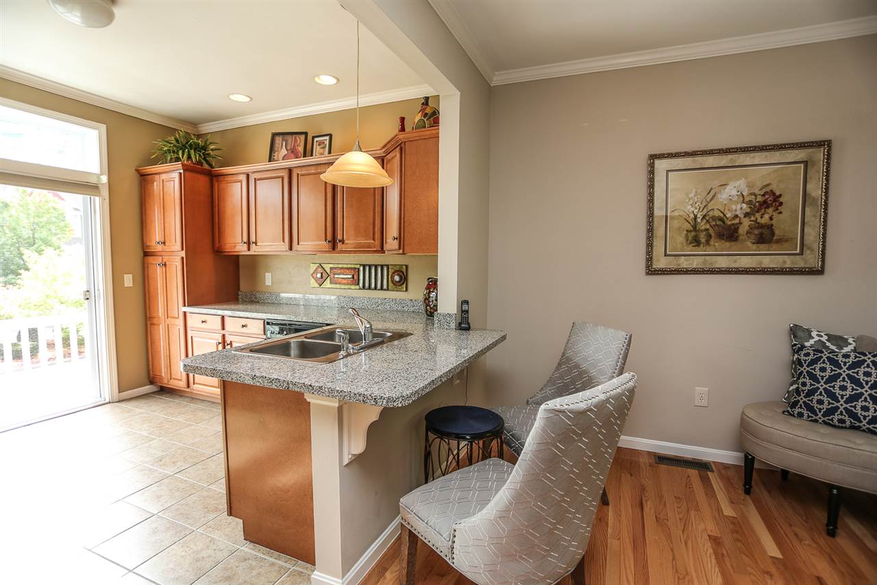 95 Hackett Hill Road, Unit 95 Manchester, NH 03102 - Photo 6 of 31
