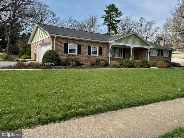 $390,000 | 436 Hunting Park Lane, York, PA 17402