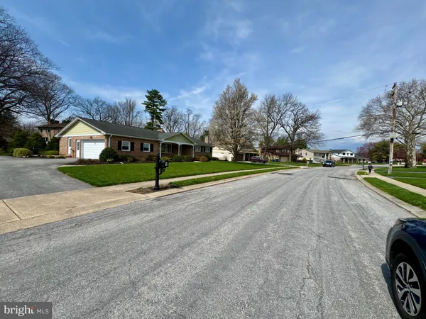 $390,000 | 436 Hunting Park Lane, York, PA 17402