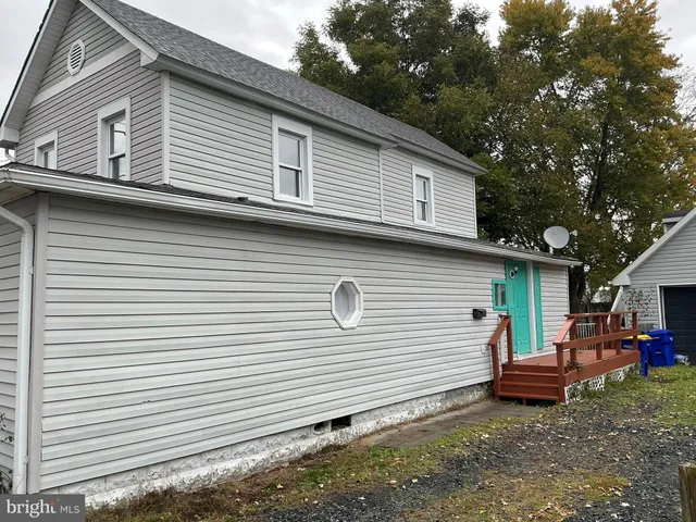 a view of a back side of house