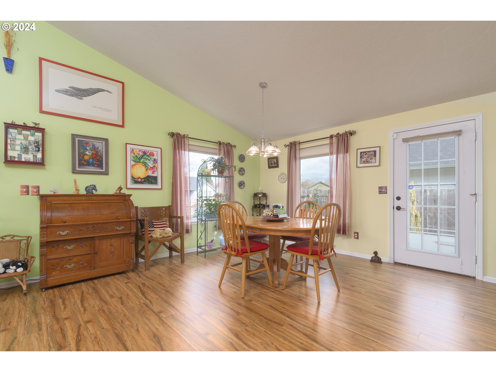 2969 Brett Loop Eugene, OR 97404 - Photo 12 of 33 a living room with furniture and wooden floor