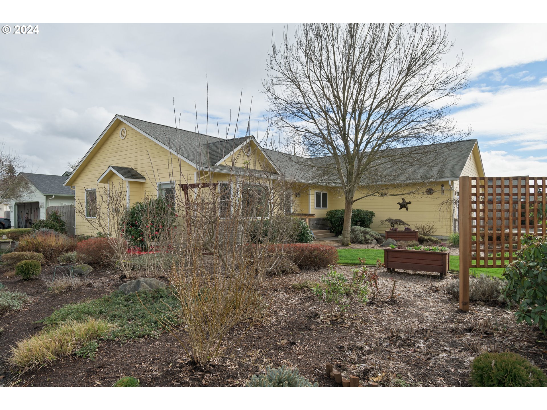 2969 Brett Loop Eugene, OR 97404 - Photo 33 of 33 a view of a house with a yard