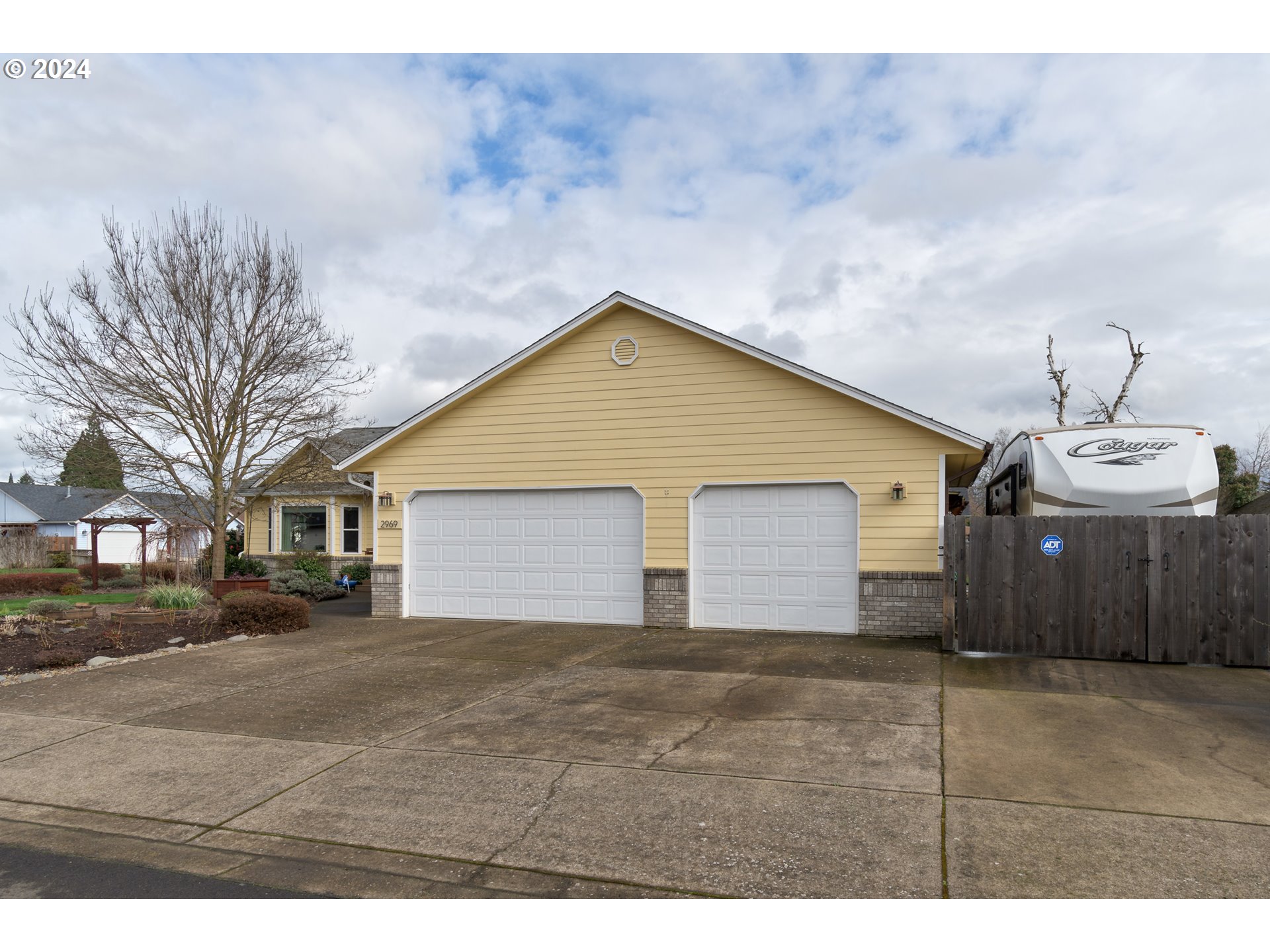 2969 Brett Loop Eugene, OR 97404 - Photo 4 of 33 a view of a house with a outdoor space