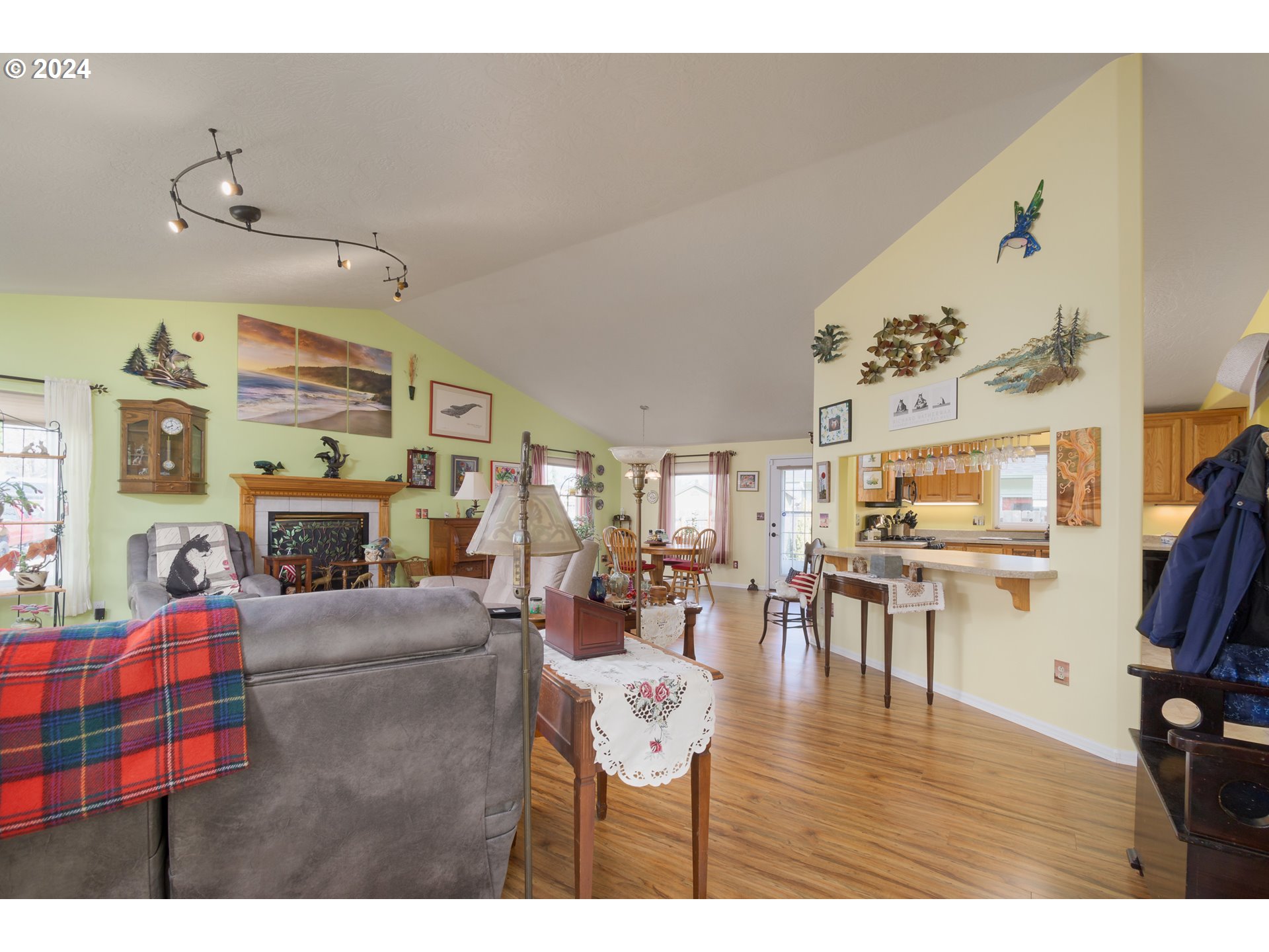 2969 Brett Loop Eugene, OR 97404 - Photo 7 of 33 a living room with furniture and wooden floor