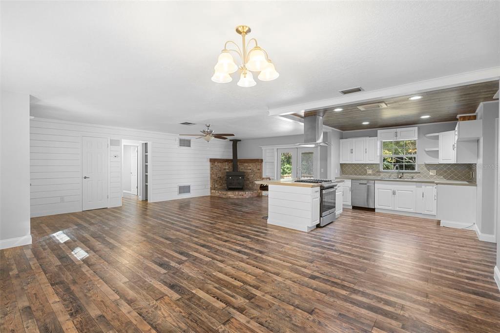 1385 East Taylor Road DeLand, FL 32720 - Photo 12 of 34