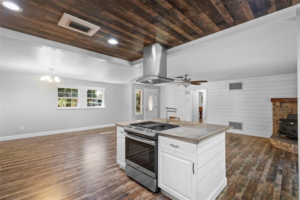 1385 East Taylor Road DeLand, FL 32720 - Photo 8 of 34