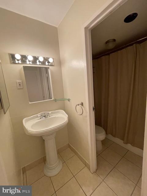 2800 Wisconsin Avenue Northwest, Unit 601 Washington, DC 20007 - Photo 15 of 28 a bathroom with a sink toilet and shower