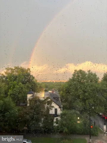 a picture of a bench