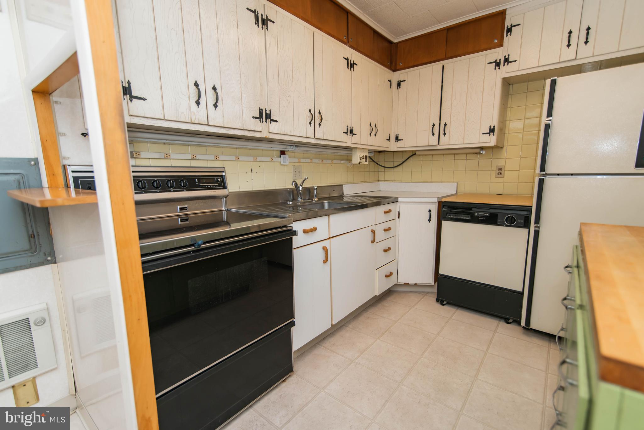 55 Margin Road Levittown, PA 19056 - Photo 12 of 36 Gallery Image 12