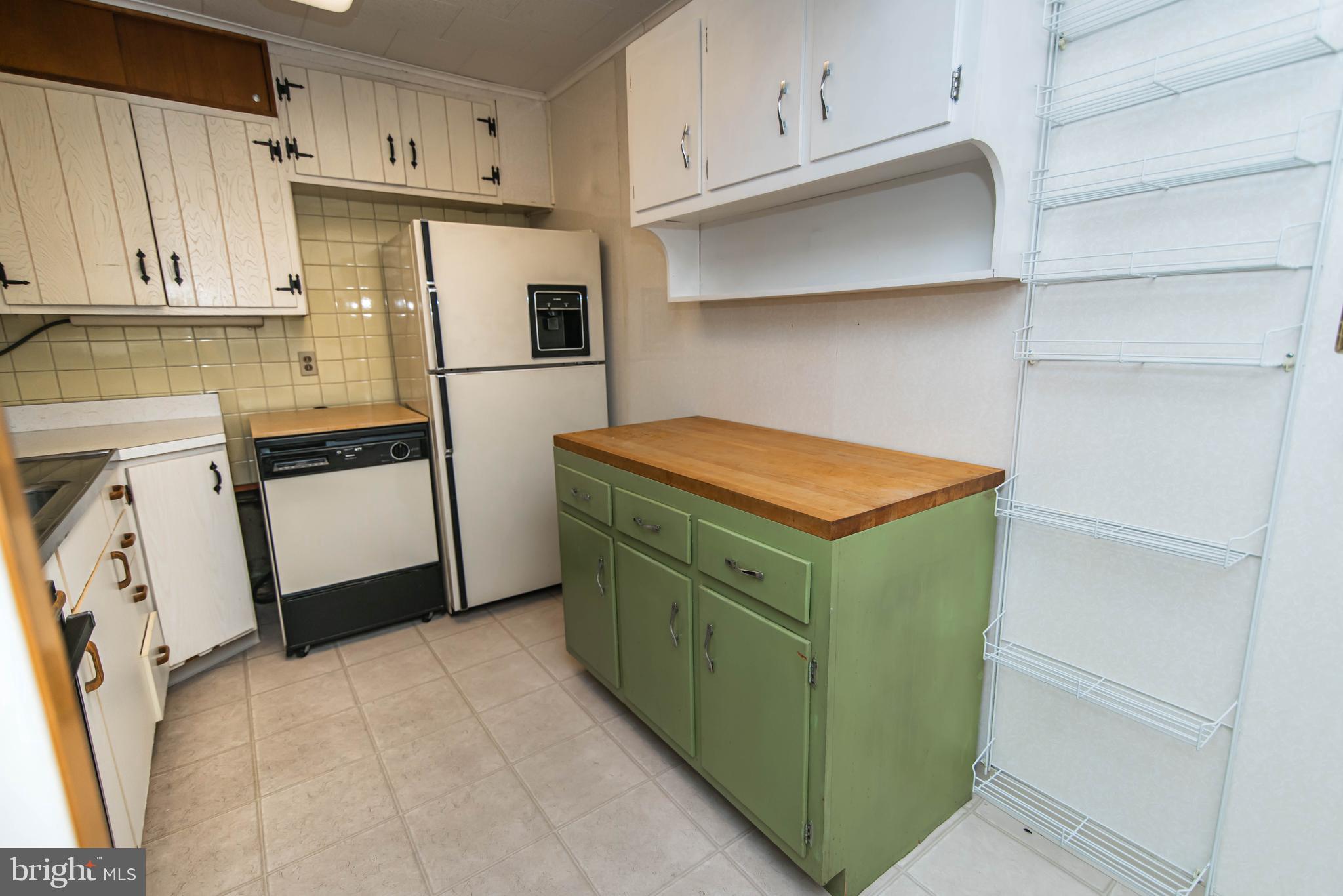 55 Margin Road Levittown, PA 19056 - Photo 13 of 36 Gallery Image 13