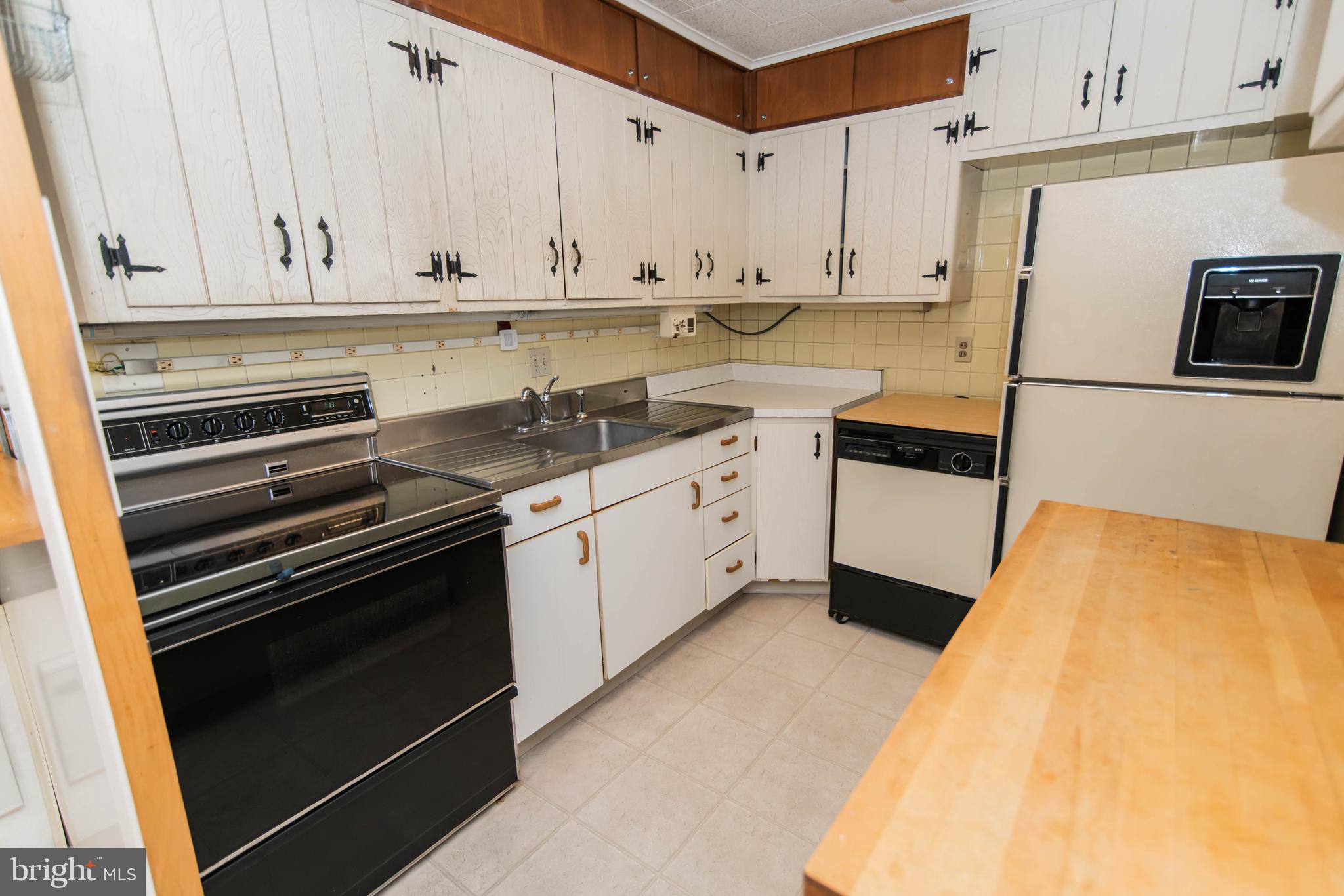 55 Margin Road Levittown, PA 19056 - Photo 10 of 36 Gallery Image 10