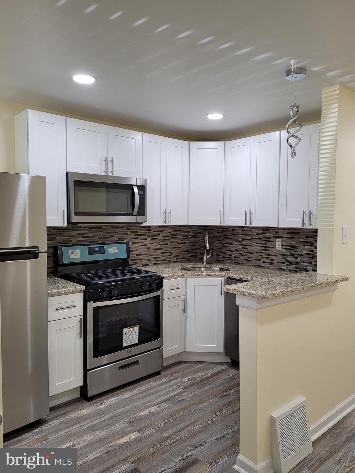 1008 Burnside Road Sharon Hill, PA 19079 - Photo 4 of 16 Gallery Image 4