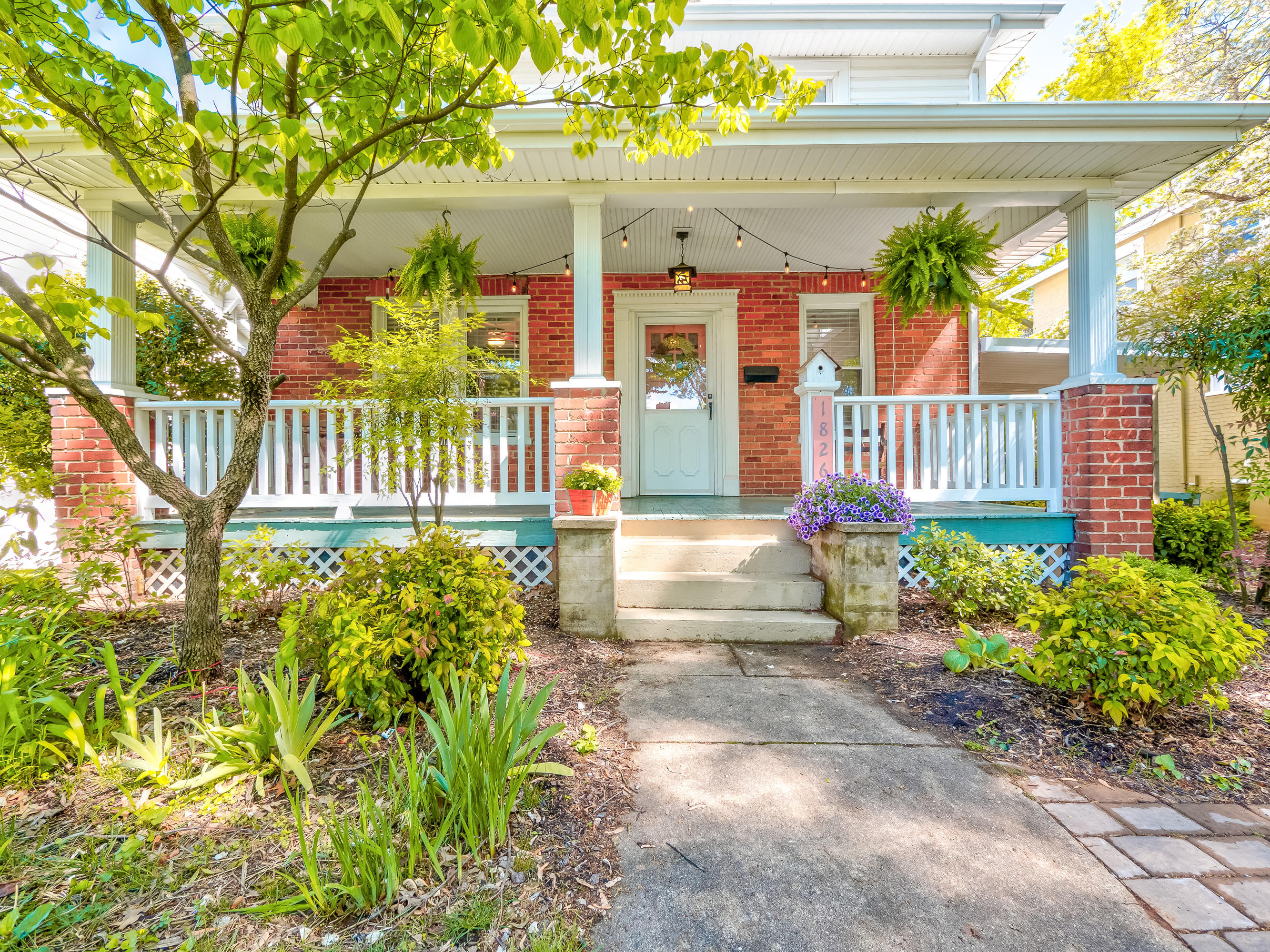 1826 Avon Road Southwest Roanoke, VA 24015 - Photo 2 of 51 40_1826_Avon_Rd_SW40_mls