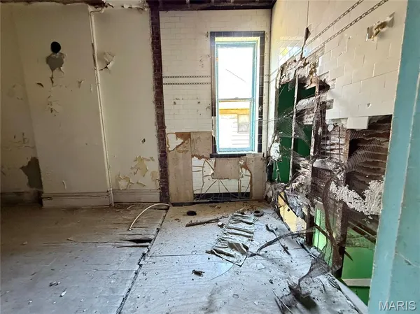 $37,900 | 4762 Labadie Avenue, St. Louis, MO 63115